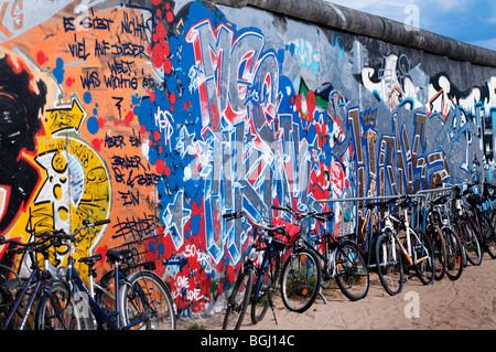 Berliner Mauer Art und Graffiti, Bernauer Straße, Berlin, Deutschland Stockfoto