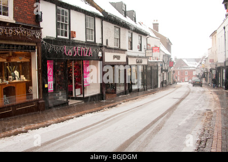 St Albans Herts Hertfordshire George Street-Winter-Schnee-shop Stockfoto