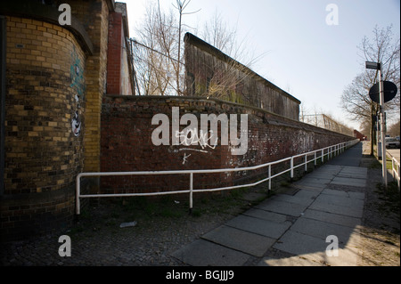 Berlin 2009 remains.1989 DDR Deutschland Unified positiv nach vorne Geschichte kalter Krieg Ende East West teilen Stadt Berlin Wall Maur Stockfoto