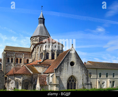 Kirche Sainte-Croix-Notre-Dame, UNESCO-Weltkulturerbe, La Charité-Sur-Loire, Burgund, Frankreich Stockfoto