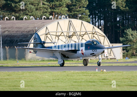 Königliche Marine historischen Flug Sea Hawk FGA.6 WV908 an RAF Leuchars Airshow 2009, Fife, Schottland Stockfoto