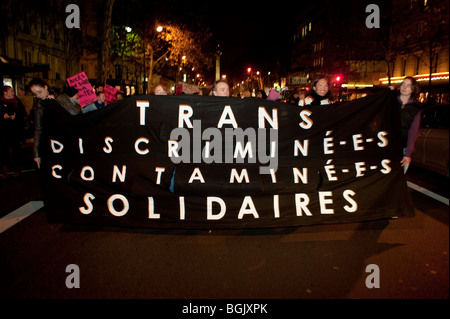 Paris, Frankreich, Gruppe von AIDS-Aktivisten der Trans-Genres, Proteste gegen AIDS am 1. Dezember, Welt-Aids-Tag, Solidarität, AIDS-Epidemie, Anti-Diskriminierung, Transgender Rights march Stockfoto