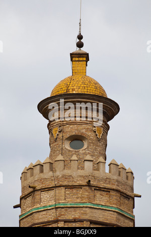 Der Torre del Oro oder Turm des Goldes, Sevilla, Andalusien, Spanien Stockfoto