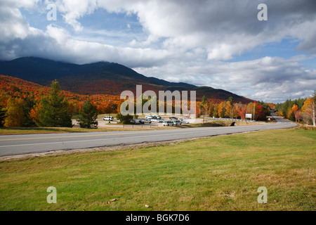 Mount Washington Valley - Pinkham Kerbe im Green's Grant, New Hampshire während der Herbstmonate. Stockfoto