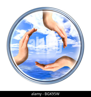 Runde Taste mit konzeptionellen recycling-Symbol gemacht aus Händen isoliert auf weißem Hintergrund Stockfoto