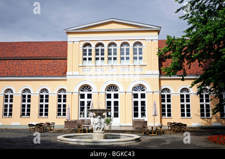 Orangerie im Schlosspark von Neustrelitz, Mecklenburger Seenplatte, Mecklenburg-Western Pomerania, Deutschland, Europa Stockfoto