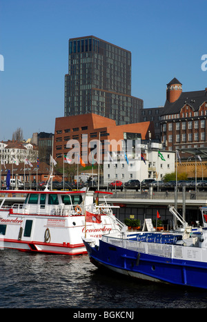 Hafen Sie Hamburg zwischen dem Fischmarkt Fischmarkt und Landungsbrücken Anlegestellen, Stadtteil St. Pauli, Elbe Fluss, Hanseatic Stockfoto