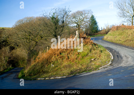 kehre auf Straße bei Gelliwion in der Nähe von Pontypridd Süd wales Täler uk Stockfoto