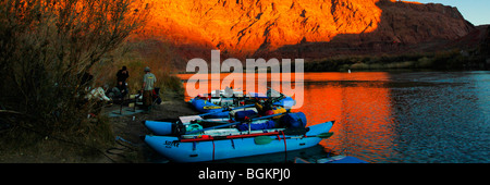 Whitewater Flößen und Catarafts bei Lees Ferry, Put-in für den Colorado River durch den Grand Canyon Stockfoto