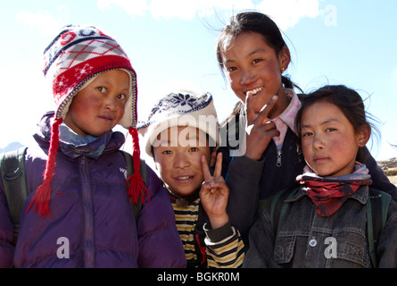 Jungen Sherpa-Kinder In der Everest Region Himalaya Nepal Asien Stockfoto