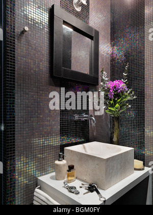 Mosaik Fliese Wand im Badezimmer Stockfoto