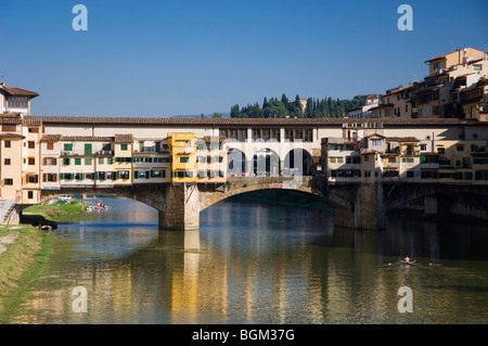 Ponte Vecchio Brücke, Fluss Arno, Florenz, Toskana, Italien, Europa Stockfoto