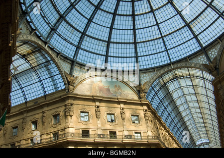 Das Glasdach des Galleria in Mailand Piazza Duomo Stockfoto