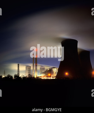 Nachtansicht des West Burton Kohle-Kraftwerk in der Nähe von Retford, Nottinghamshire Stockfoto