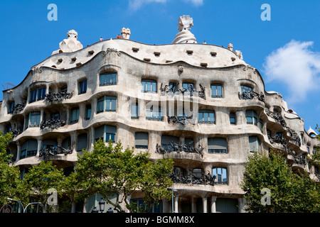 Barcelona - Spanisch-Art-Nouveau-Bewegung - Modernisme - Gaudi - Stadtteil Eixample - Casa Mila oder "La Pedrera" - Gaudi Stockfoto