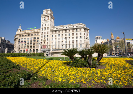 Banco Español de Crédito Gebäude neben Plaça Catalunya Stockfoto