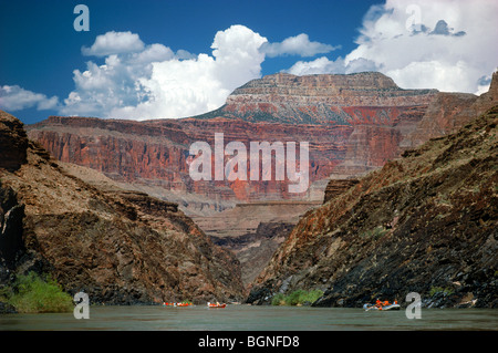 Dories im oberen Granite Gorge am Colorado River Boat trip durch den Grand Canyon Stockfoto