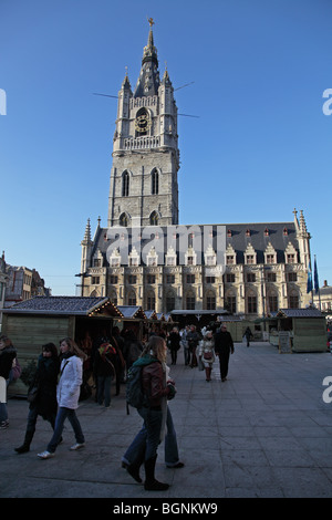 Weihnachtsmarkt in Sint Baafsplein oder St. Baafs Ort in Gent Stockfoto