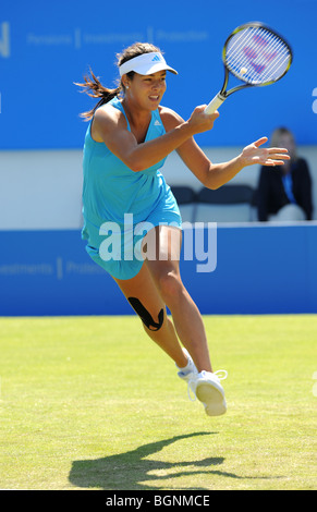 Ana Ivanovic in Aktion bei den Aegon International 2009 Tennis Championships in Devonshire Park Eastbourne Stockfoto