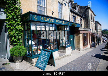 Straße Szene Burford georgischen Stadt Oxfordshire Cotswolds England UK Stockfoto