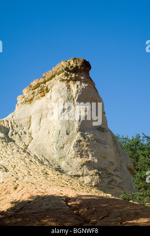 Felsen des alten Steinbruchs Ocker, Colorado Provençal bei Rustrel, Vaucluse, Provence-Alpes-Côte d ' Azur, Provence, Frankreich Stockfoto