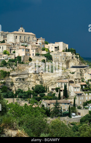 Das Dorf Gordes in den Luberon Bergen des Vaucluse, Provence-Alpes-Côte d ' Azur, Provence, Frankreich Stockfoto