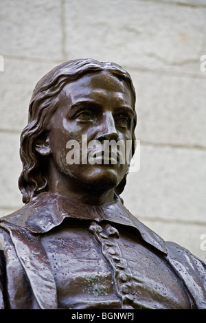 Statue von JOHN HARVARD Gründer der HARVARD UNIVERSITY - CAMBRIDGE, MASSACHUSETTS Stockfoto