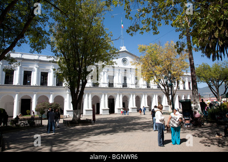 Palacio Municipal. Zócalo, Plaza 31 de Marzo. San Cristóbal de Las Casas, Chiapas, Mexiko. Stockfoto