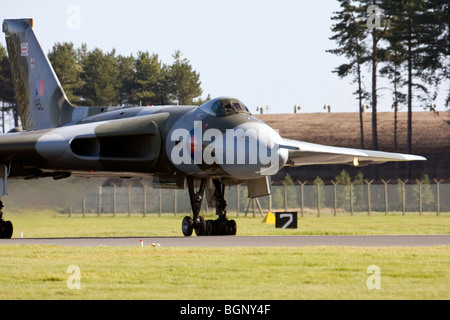 Vulcan-Bomber XH558 auf Startlaufs bei RAF Leuchars Airshow 2009, Fife, Schottland Stockfoto