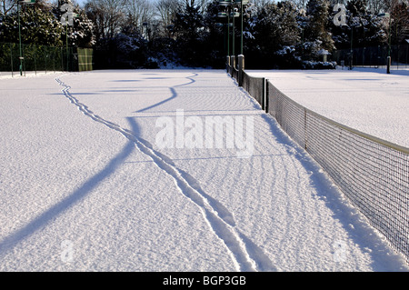 Tennisplätze in Schnee bedeckt, Warwick, UK Stockfoto