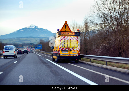 "Bouchon" Warnung nähert sich Toll Booth, Frankreich, Europa Stockfoto