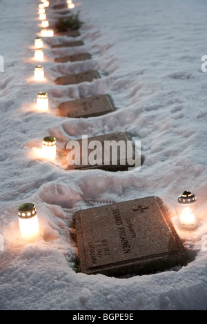 Kriegsgräber der Finnischen Winter Krieg und dem Zweiten Weltkrieg Soldaten im Winter, Finnland Stockfoto