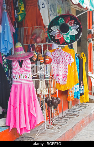 Lokales Kunsthandwerk und Souvenirs in Cancun Mexiko Stockfoto