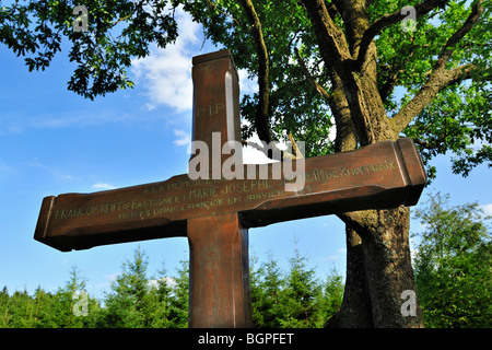 Croix des Fiancés / der Verlobten und Grenze Post in das hohe Venn Cross / Hautes Fagnes, belgische Ardennen, Belgien Stockfoto