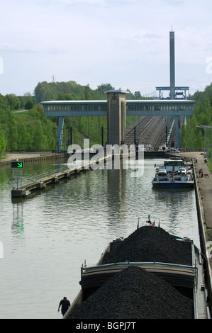 Die schiefe Ebene von Ronquières ist eine belgische Kanal schiefe Ebene auf der Brüssel-Charleroi Canal, Belgien Stockfoto