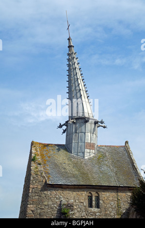 Die Kapelle Chapelle de Saint-Gonéry mit seinen crooked Spire in Plougrescant, Côtes-d ' Armor, Bretagne, Frankreich Stockfoto