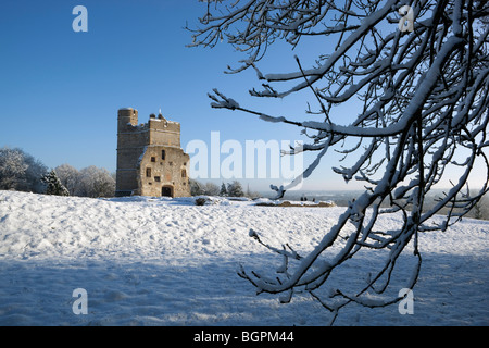 Donnington Castle im Schnee Stockfoto