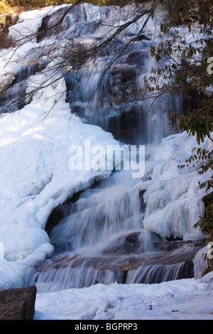 Glen-Wasserfälle in der Nähe von Highlands, North Carolina, im Januar Stockfoto