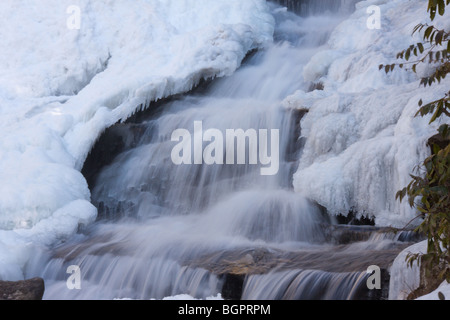 Glen-Wasserfälle in der Nähe von Highlands, North Carolina, im Januar Stockfoto