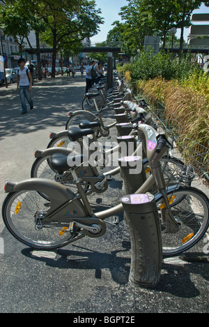 Paris, Frankreich, Freie Fahrradvermietung, bereitgestellt von Paris Government, Velib, Parking velo france, JCDecaux Stockfoto