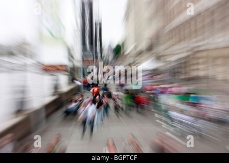 Eine Szene aus der Londoner Southbank, in der Nähe von London Eye. Stockfoto