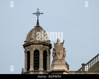 Église De La Sainte-Trinité (aka La Trinité). Gebäude des Zweiten Kaiserreichs Periode, entworfen von Théodore Ballu. Paris. Frankreich Stockfoto