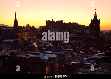 Edinburgh in der Nacht vom Calton Hill Stockfoto