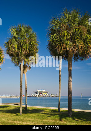 Der Pier, Einkaufen, Essen, Entertainment-Komplex von Demens Landing Park in St.Petersburg, Florida Stockfoto