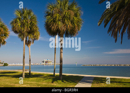 Der Pier, Einkaufen, Essen, Entertainment-Komplex von Demens Landing Park in St.Petersburg, Florida Stockfoto