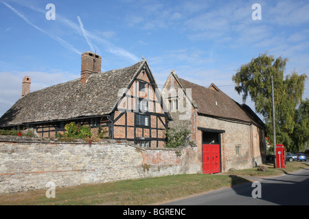 Alte englische Häuser in East Hendred, Oxfordshire, Vereinigtes Königreich. Stockfoto