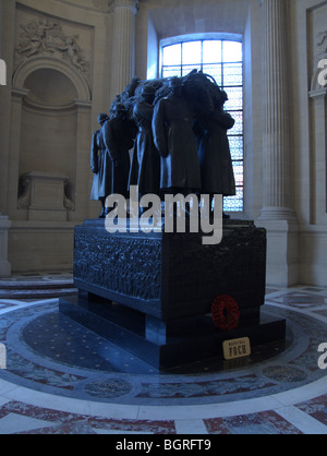 Grab von Ferdinand Foch. Église du Dôme (aka Saint-Louis des Invalides Kirche). Les Invalides Komplex. Paris Stockfoto