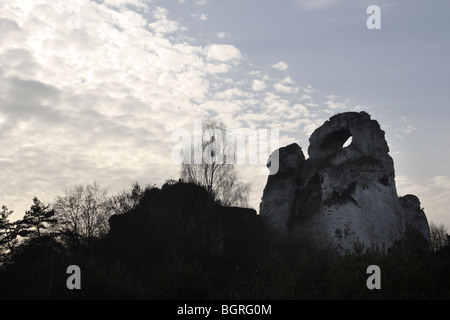 Kalksteinfelsen und Klippen in polnischen Jura Kette, Polen. Stockfoto