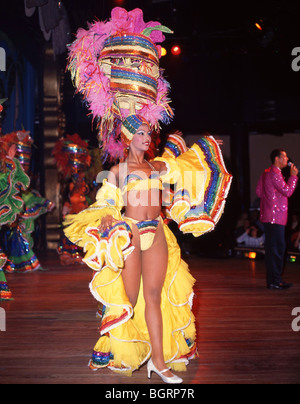 Cabaret Parisien Tänzerin, Hotel Internacional Cabaret, Havanna, La Habana, Republik Kuba Stockfoto