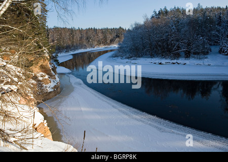 Spektakuläre Aussicht auf Fluss Gauja von Gudu Klippen im Gauja Nationalpark Vidzeme Lettland Stockfoto